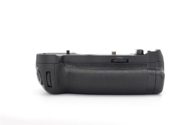 Main Product Image for Nikon MB-D18 Multi-Battery Grip